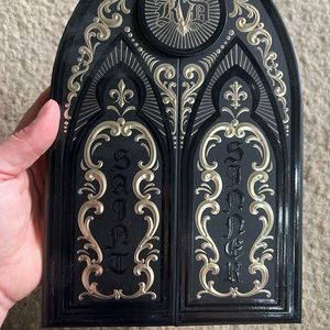 BRAND NEW Saint/Sinner eyeshadow palette